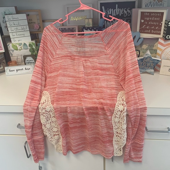 5 for $25- New Directions Pink and White Top size Large - Picture 13 of 15